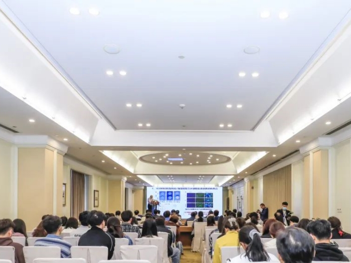 研讨会专家发言现场.jpg 研讨会专家发言现场.jpg